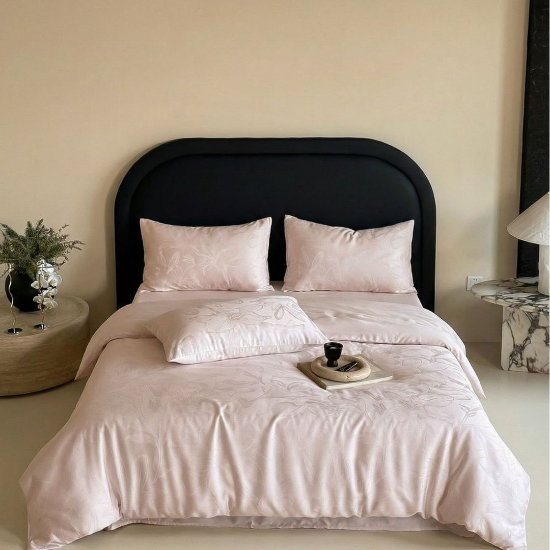 Bedding set made of cotton satin with fine jacquard texture
