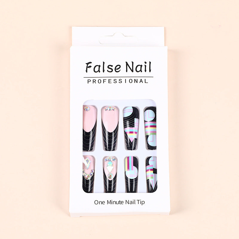 Creative artificial nails with modern graphic designs Kalsten