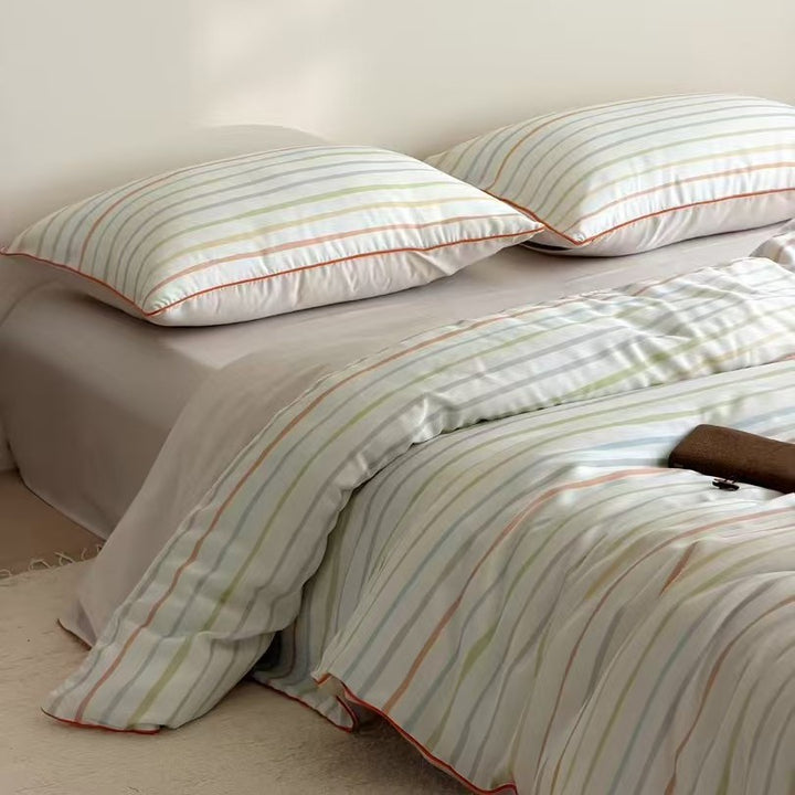 Bedding set made of cotton satin with textured brush print and reversible function