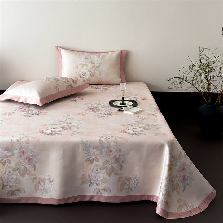 Bedding set made of fine cotton satin with classic Toile-de-Jouy print and satin hem