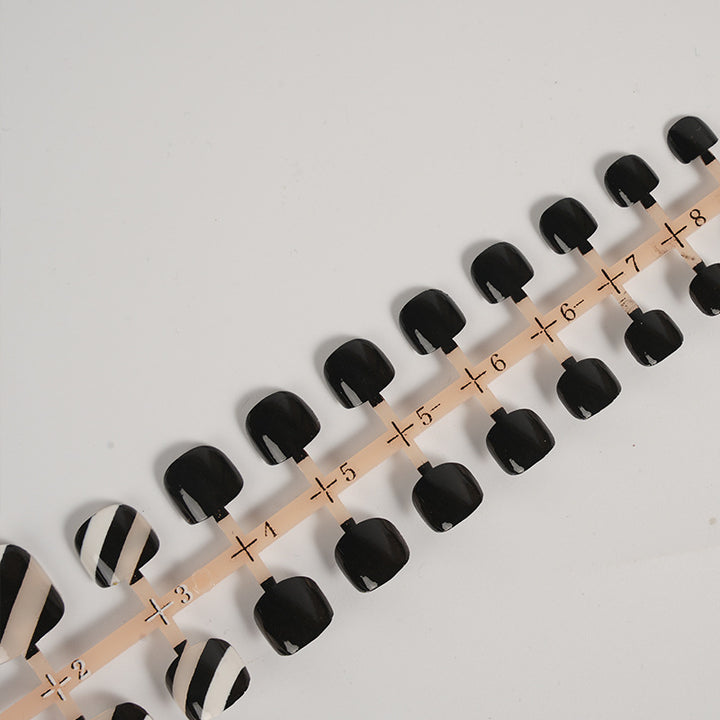 Stylish Press-On Nail Set with Striped Design Kalsten
