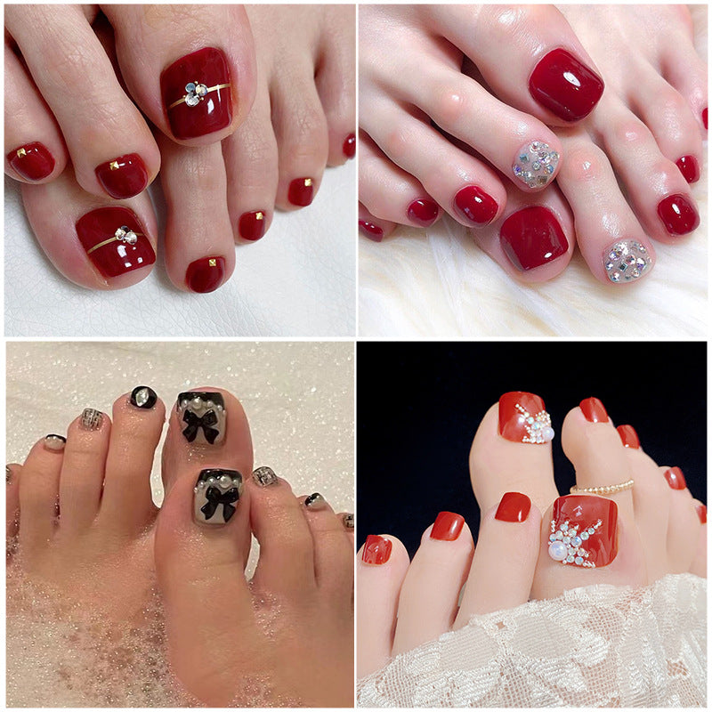 Artful toenail art with glitter and geometric accents Kalsten