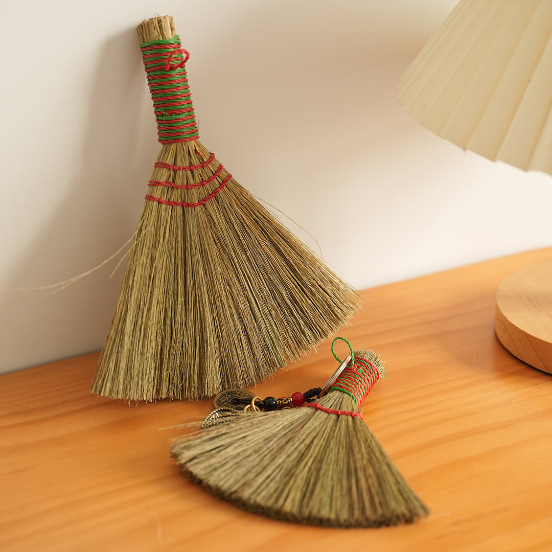 Handwoven broom Kalsten