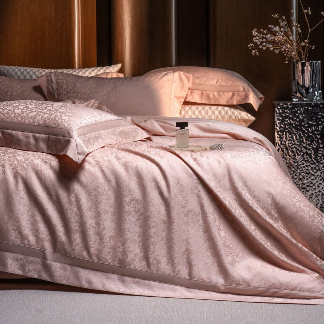 Luxurious satin jacquard bedding set with fine damask pattern and Oxford pillow