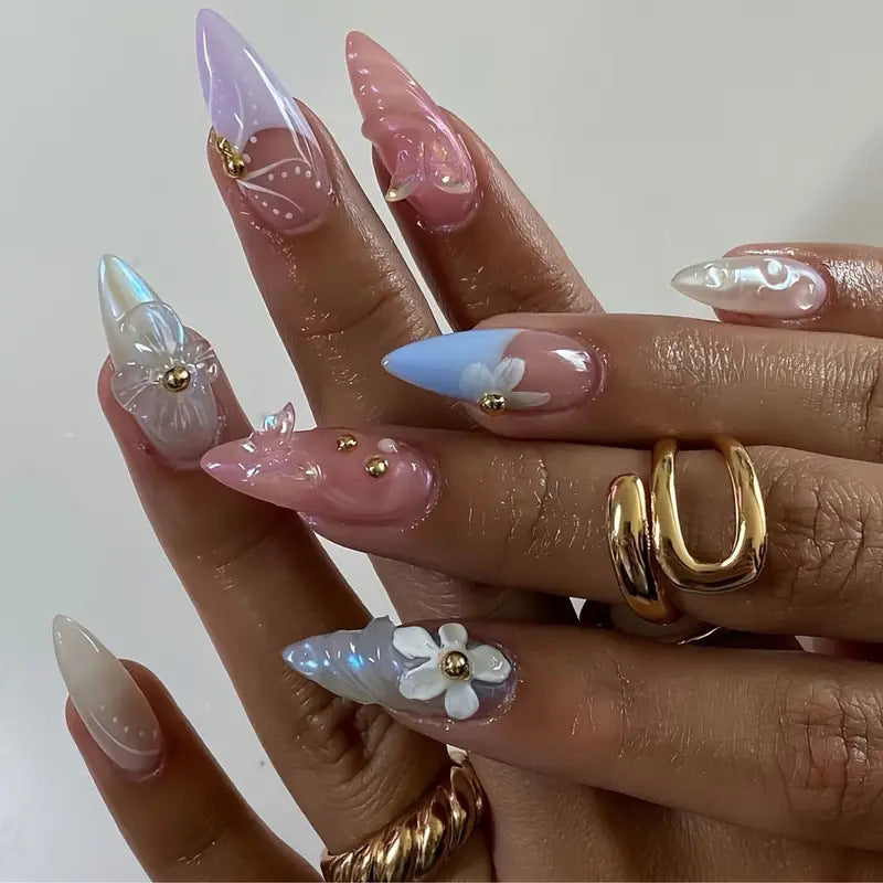 Artistic Shell-Inspired Nail Art Extensions Kalsten