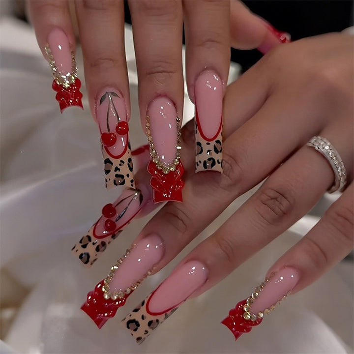 Artificial nail set with creative leopard pattern and sparkling accents Kalsten