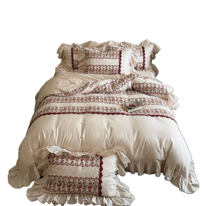 Romantic bedding set made of cotton-linen mix with ruffle edge & botanical border embroidery