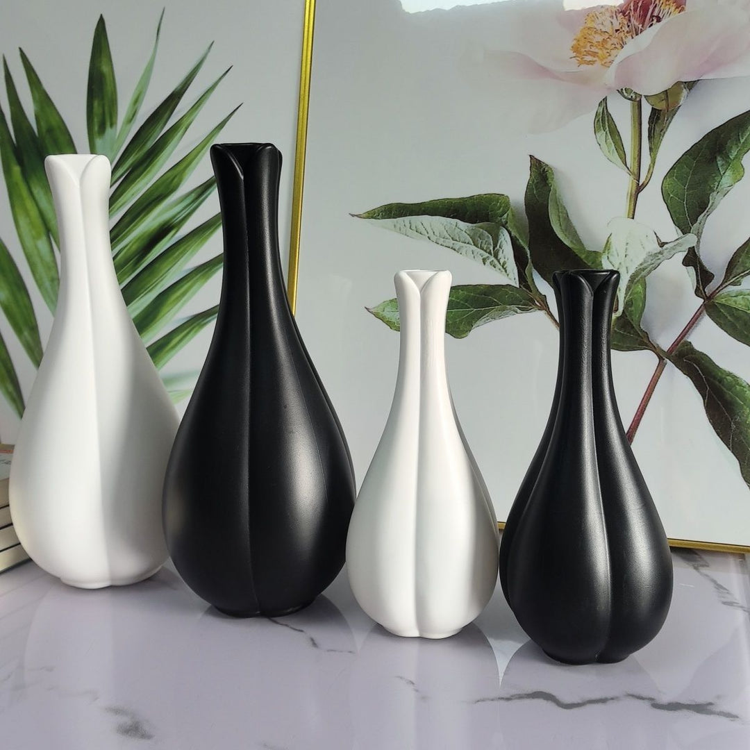 Modern Tulip-Shaped Decorative Vase Kalsten