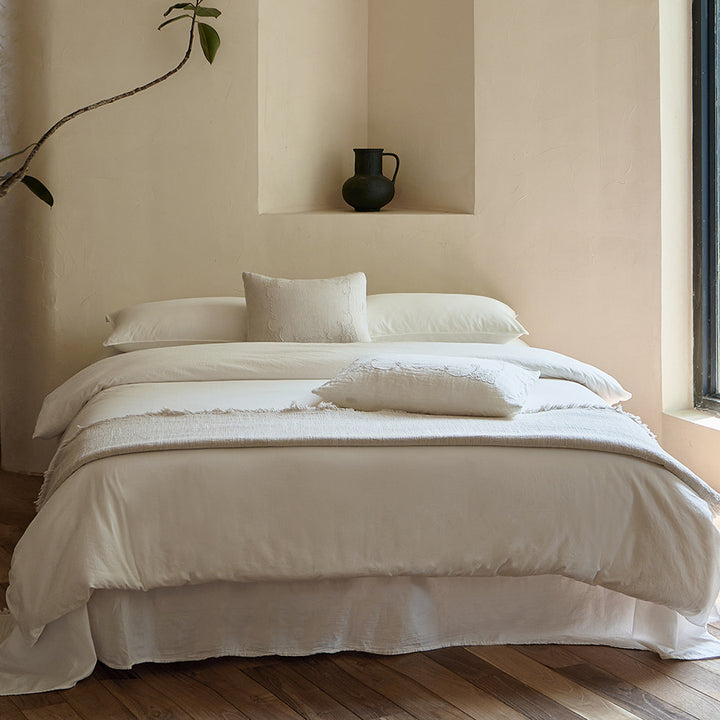 Linen bedding set with duvet cover, pillowcases and bed skirt