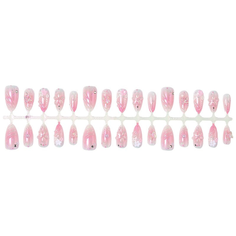 Artificial nails for stylish accents by Kalsten