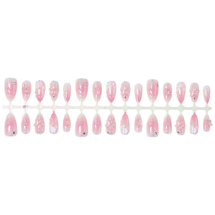 Artificial nails for stylish accents by Kalsten