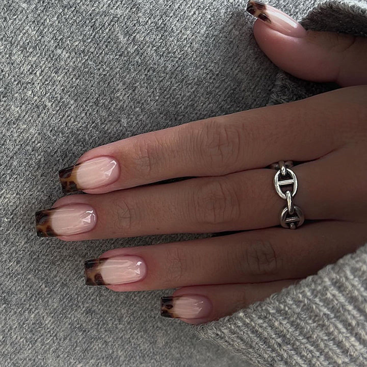 Artistic acrylic nails with elegant ombre design Kalsten