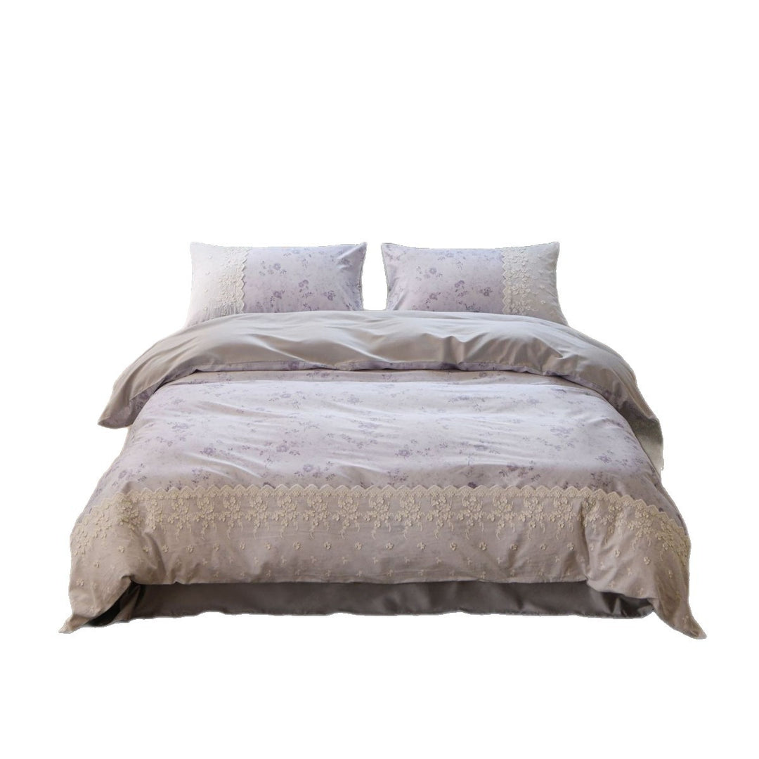 Luxurious cotton satin bedding set with floral all-over pattern, delicate lace and reversible feature