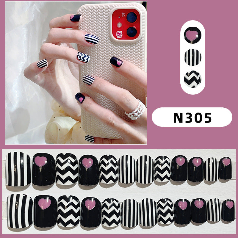 Decorative Heart Pattern Press-On Nails