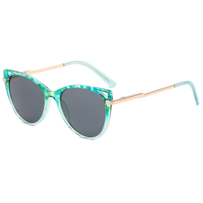 Ladies trendy cat-eye sunglasses with mirrored lenses Kalsten