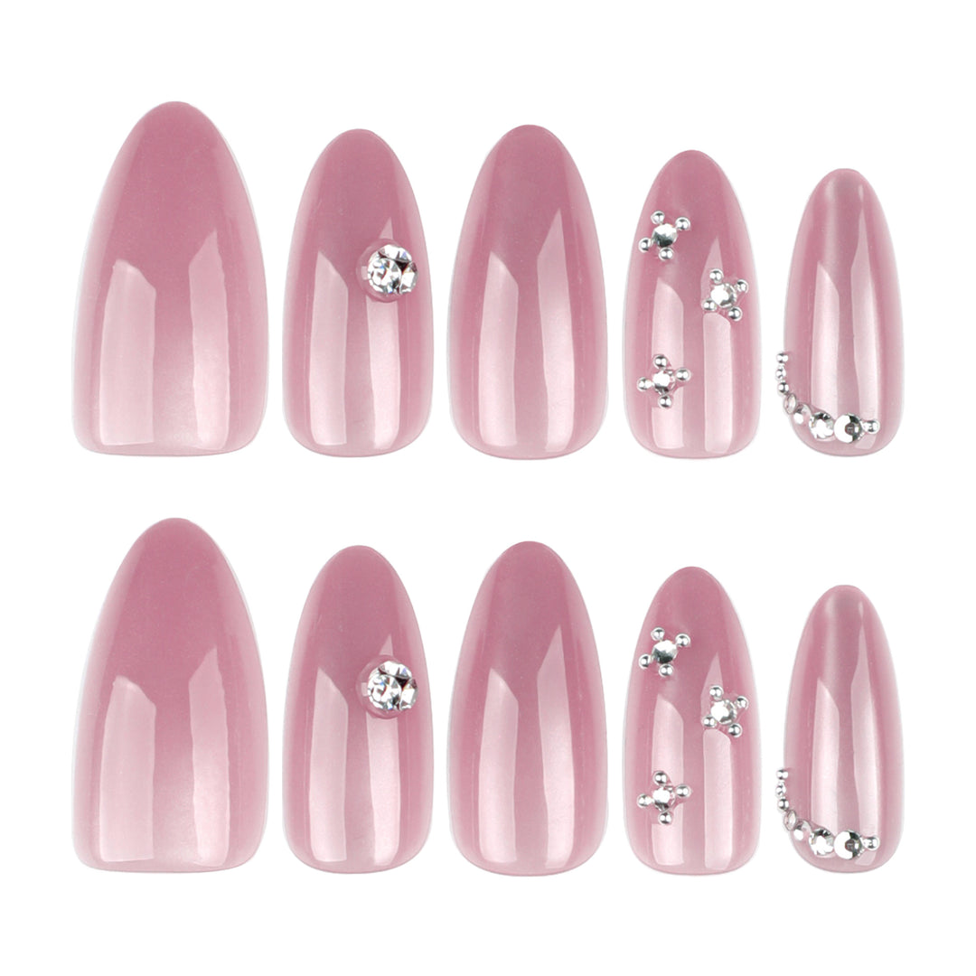 Artificial nail art with glitter embellishments Kalsten