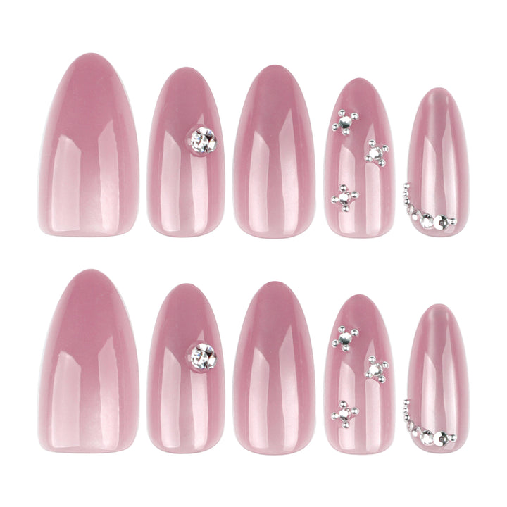 Artificial nail art with glitter embellishments Kalsten