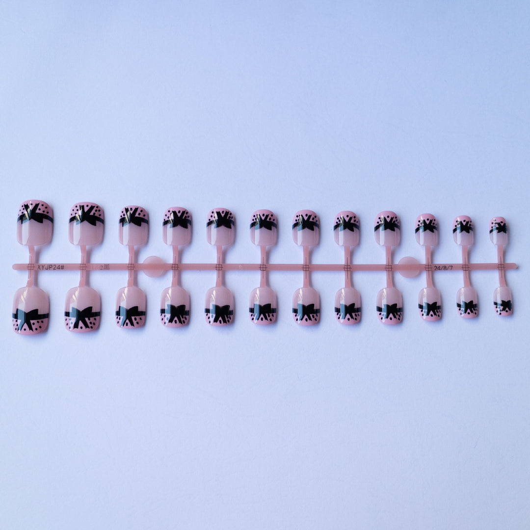 Artistic Bow Accented Nail Art Kit