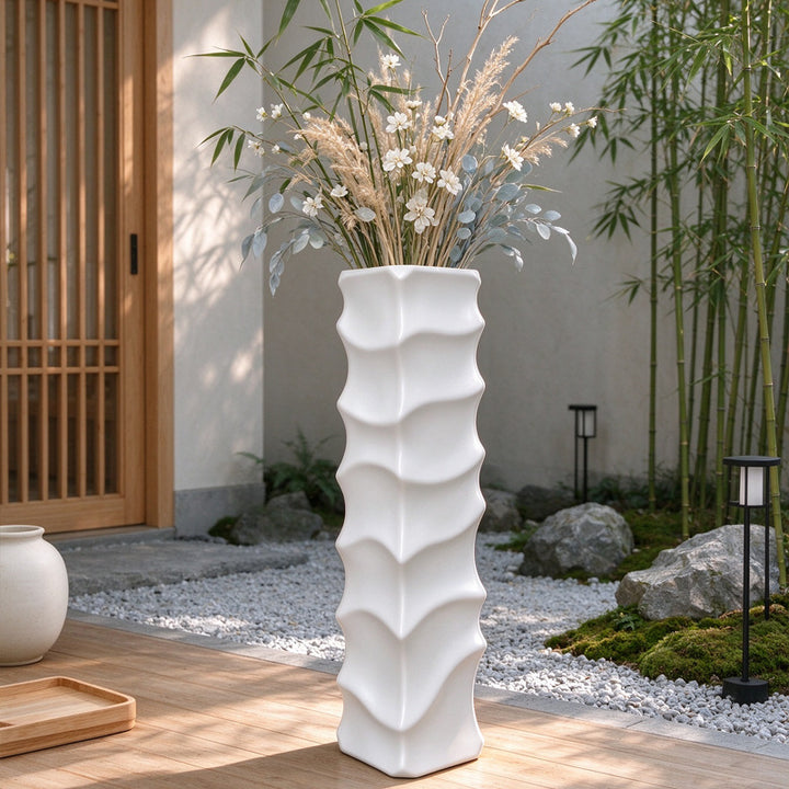 Decorative Slim Wave Vase Kalsten
