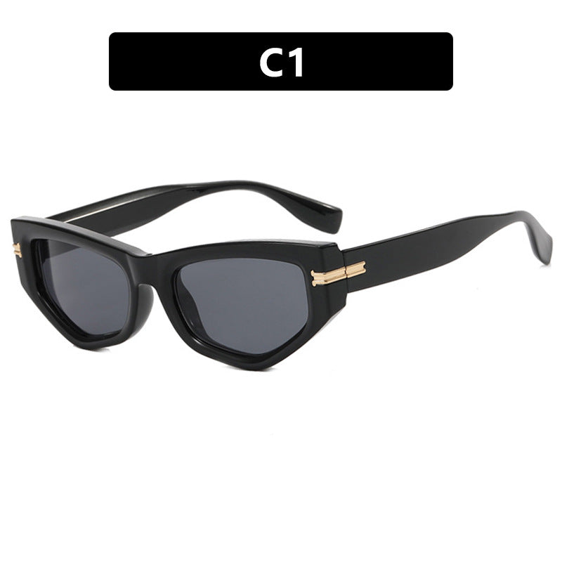 Ladies geometric sunglasses with curved frame and protective UV filter Kalsten