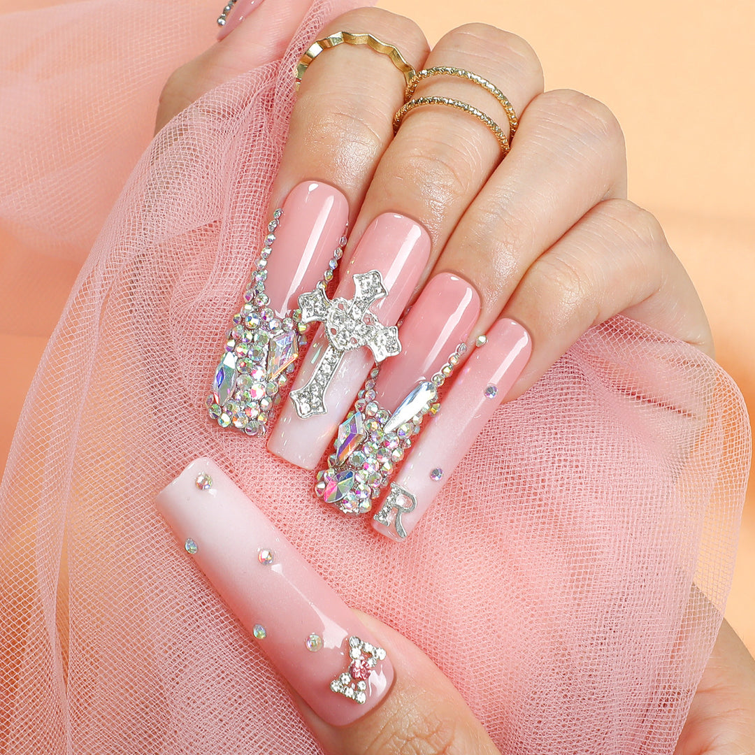 Creative nail art set with glamorous rhinestone decorations Kalsten