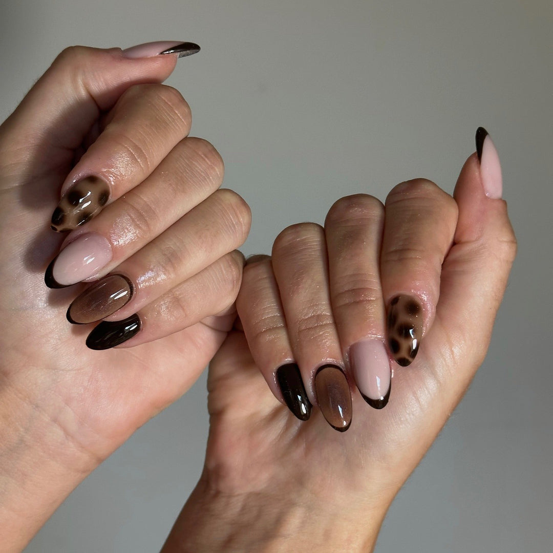 Artistic Almond Shaped Press-On Nail Set