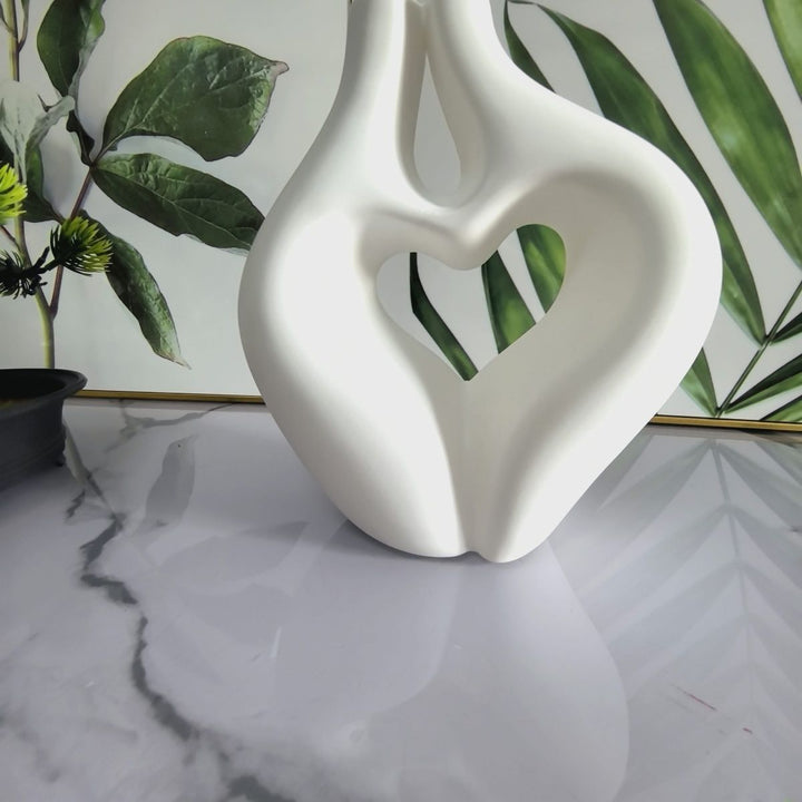 Heart-Shaped Decorative Sculpture Kalsten