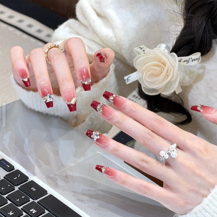 Glamorous artificial nails with elegant rhinestone design Kalsten