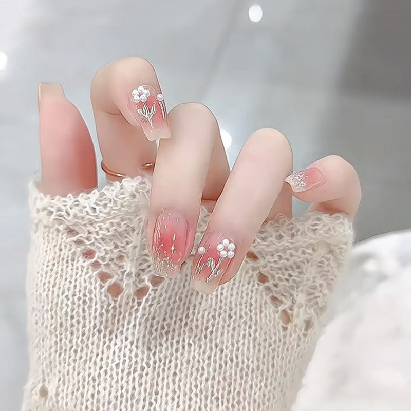 Glamorous Nail Designs Kalsten