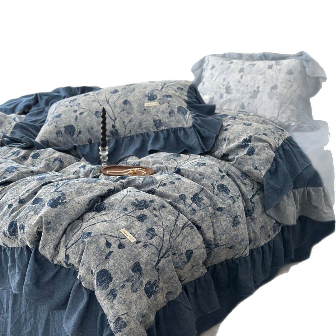 High-quality cotton bedding set with ruffles and floral quilted pattern