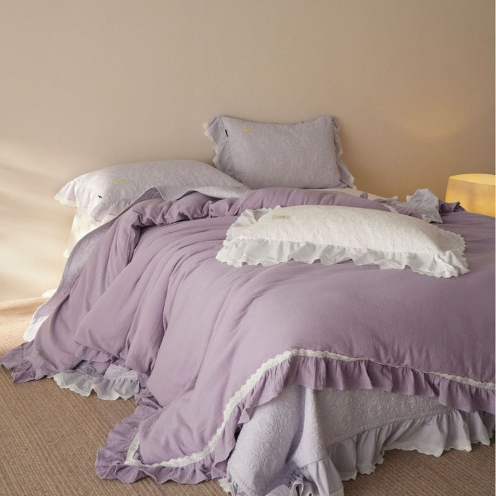 Cotton gauze bedding set with ruffles and delicate lace edge