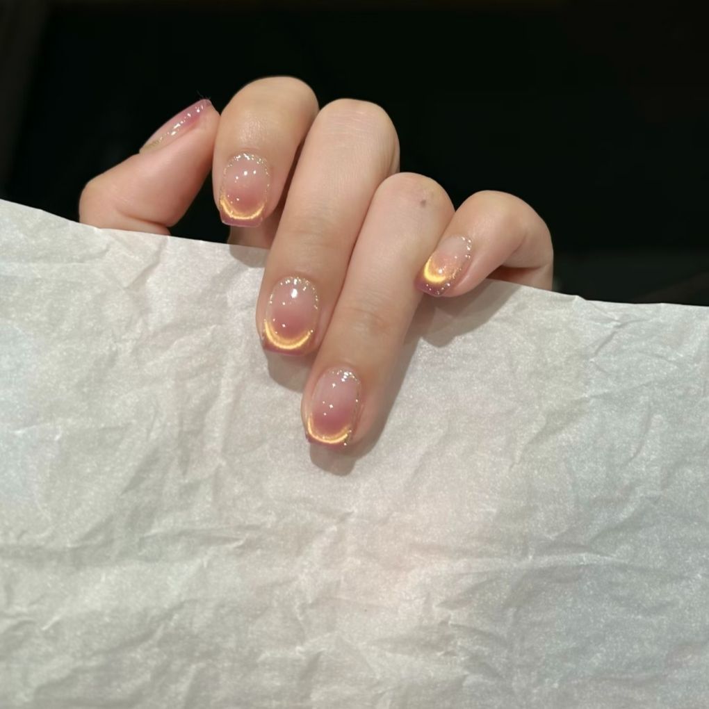 Gradient Glossy Nail Extensions