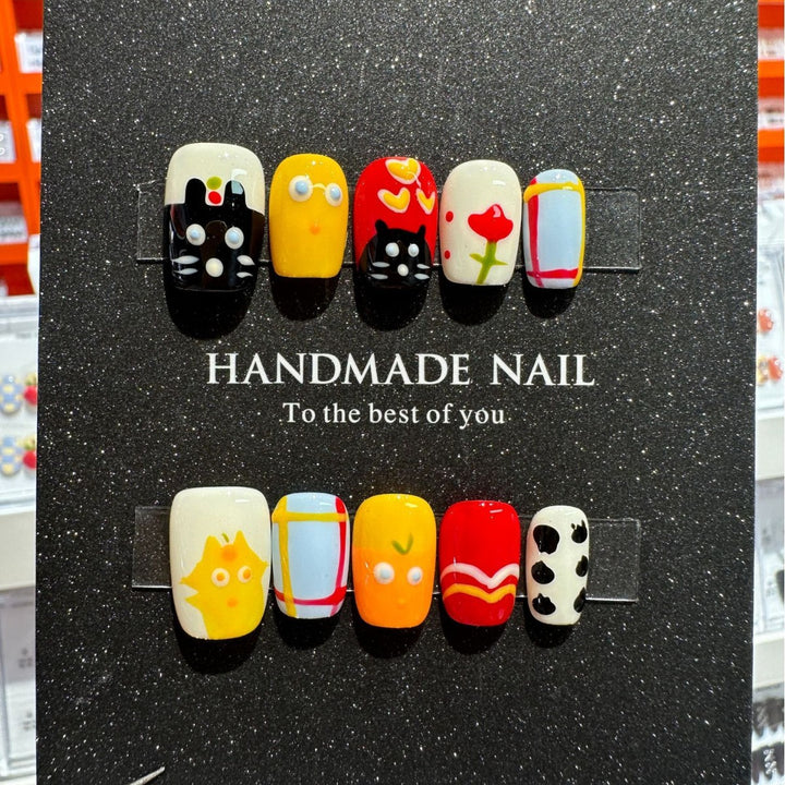 Artistic Character-Themed Press-On Nail Set