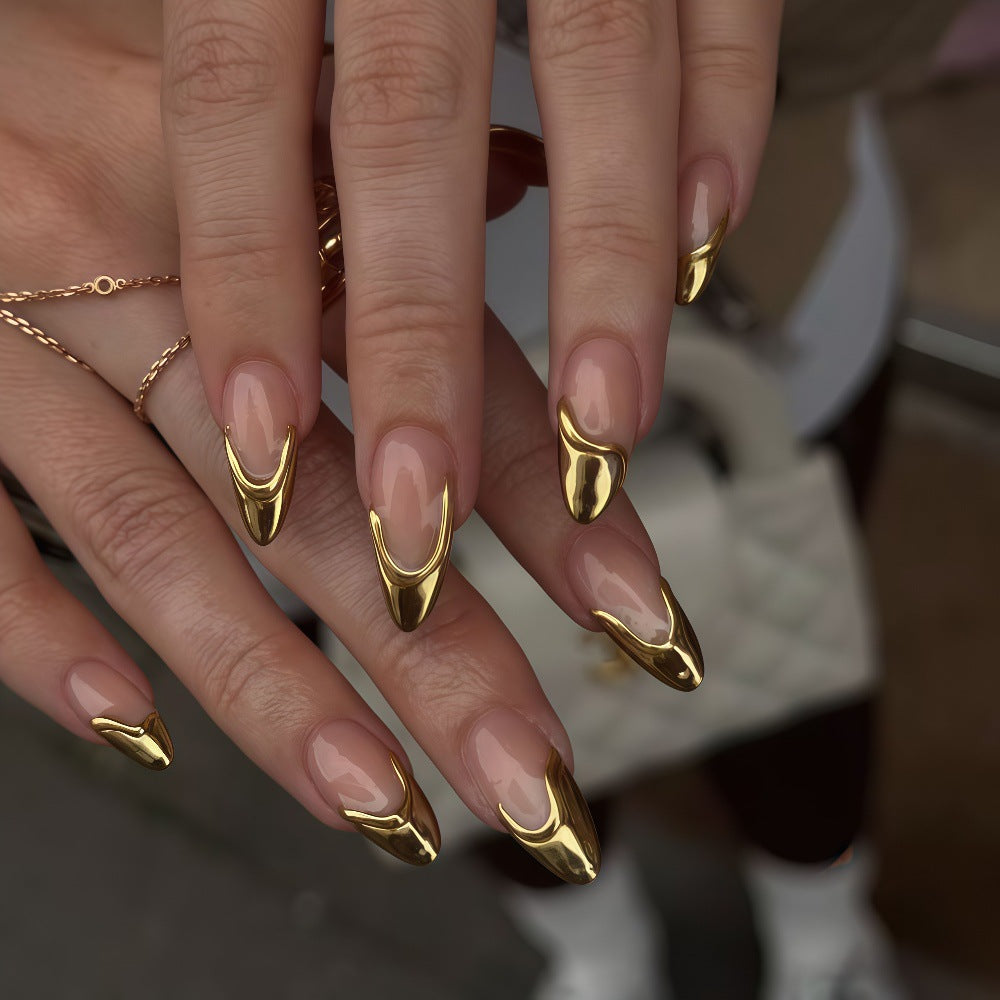 Artificial nails with elegant gold accent Kalsten