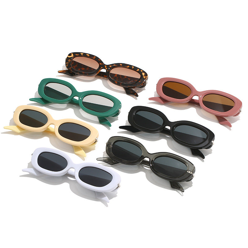 Ladies stylish sunglasses with elegant, curved frame Kalsten