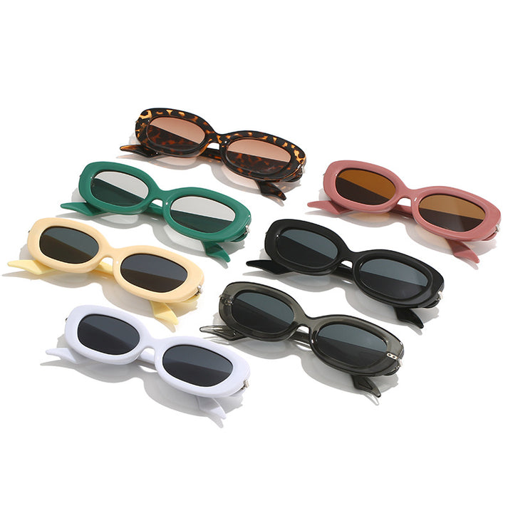 Ladies stylish sunglasses with elegant, curved frame Kalsten