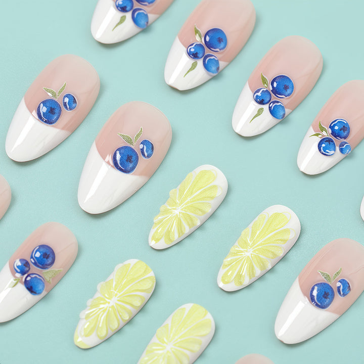 Artificial nails with elegant floral patterns and accents Kalsten
