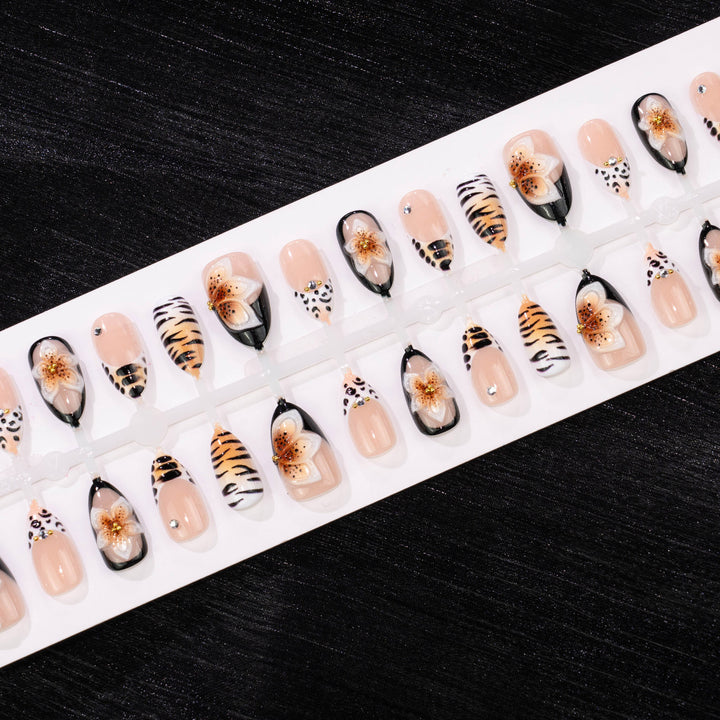 Artistic Animal Print Press-On Nail Art Set Kalsten