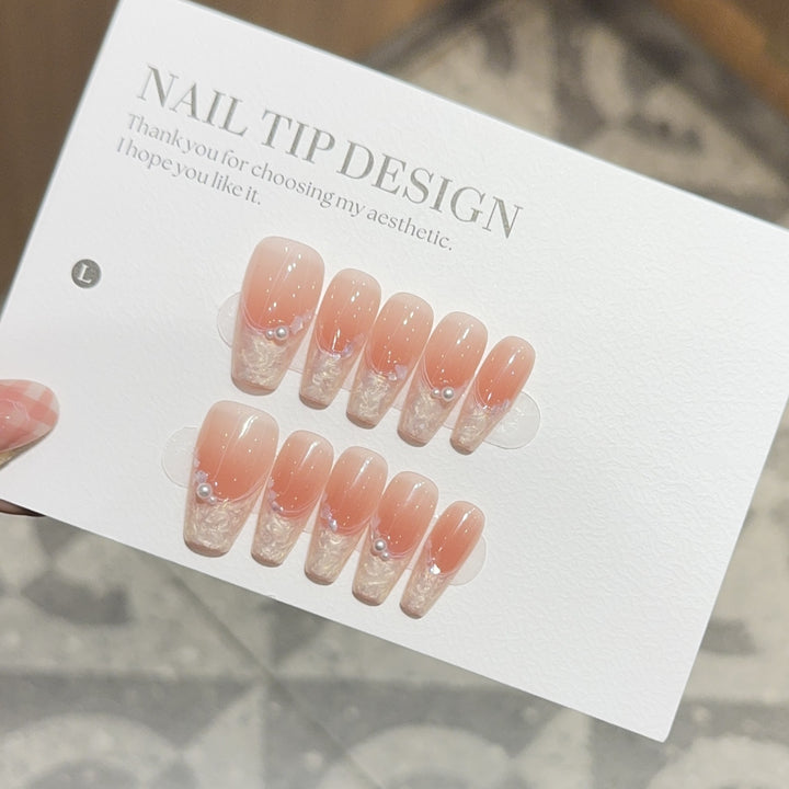 Artificial Nails in Romantic Ombre Design Kalsten