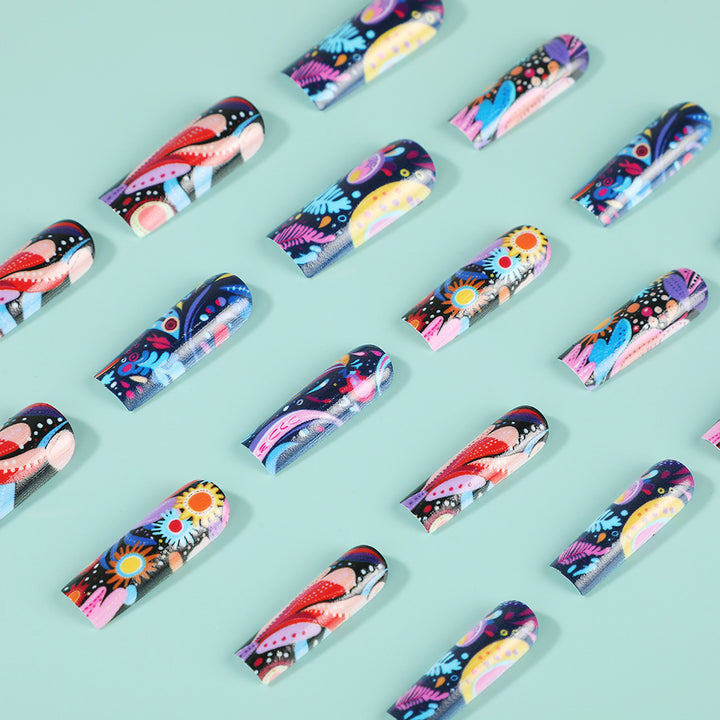 Creative Art Nails in Artistic Floral Design Kalsten