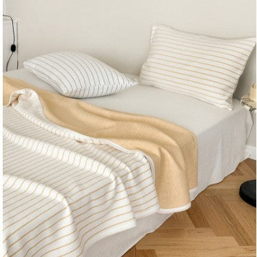 Reversible jacquard-knit blanket with fine stripes & matching pillowcase set