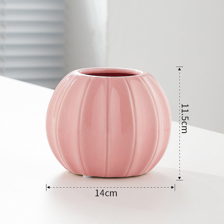 Decorative ceramic vase with modern ribbed design Kalsten