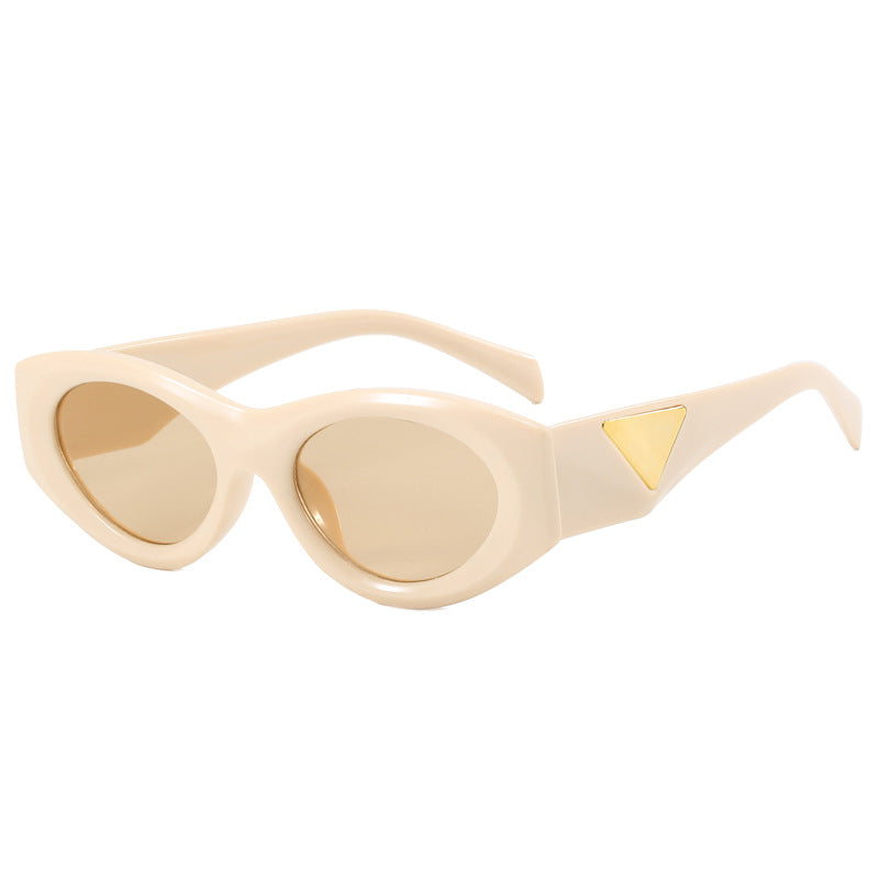 Women Retro-inspired Sunglasses with distinctive accents Kalsten