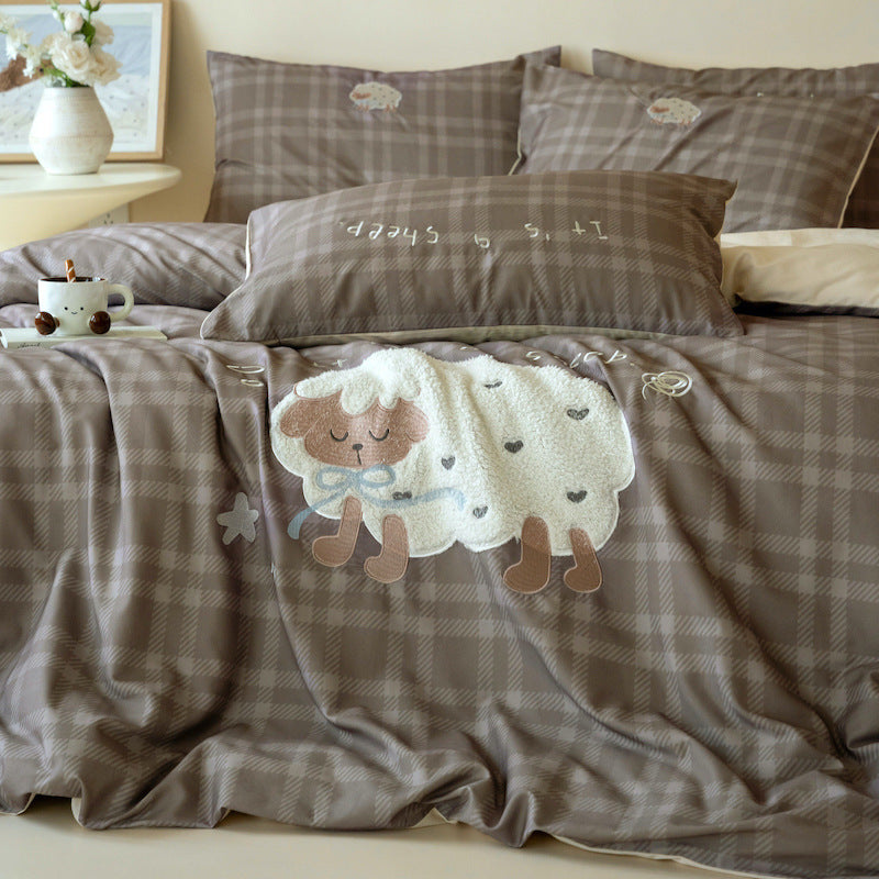 Kids' bedding set with embroidered cute animal appliqués