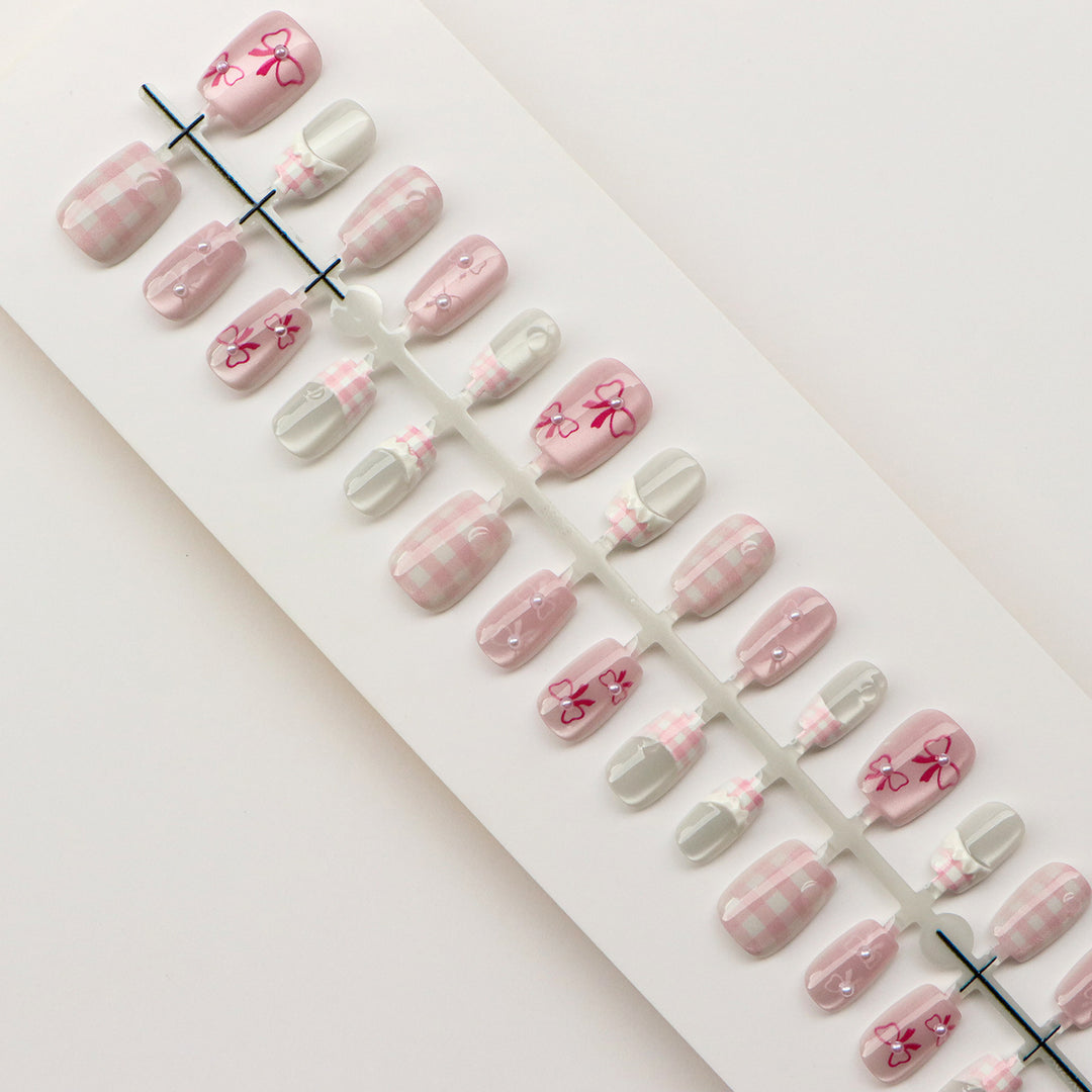Elegant Bow-Embellished Press-On Nails