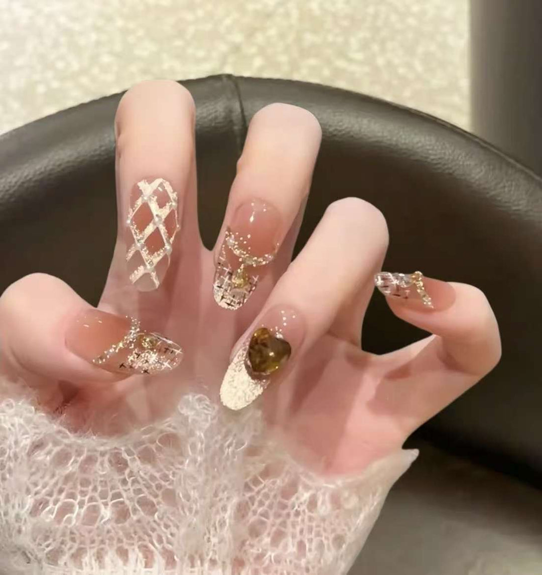 Artistic Press-On Nail Design Set with Heart and Geometric Patterns Kalsten