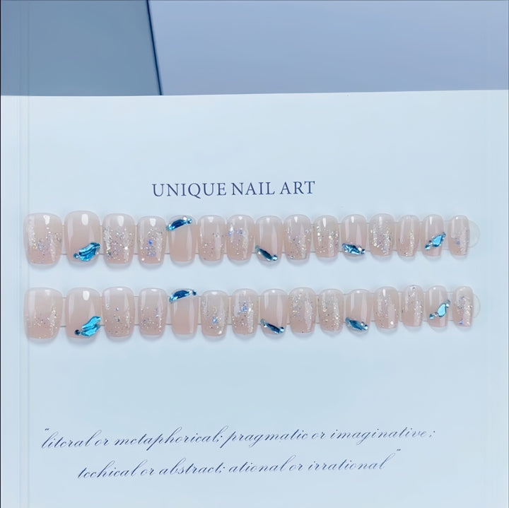Artistic Decorative Press-On Nail Set Kalsten