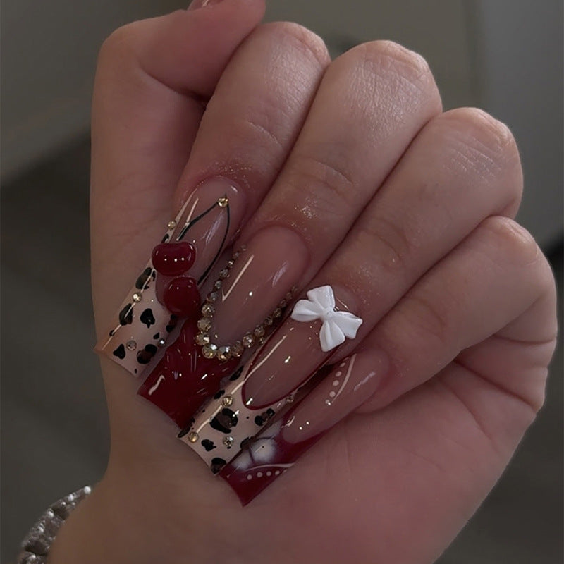 Artistic Press-On Nail Set with Decorative Accents kalsten