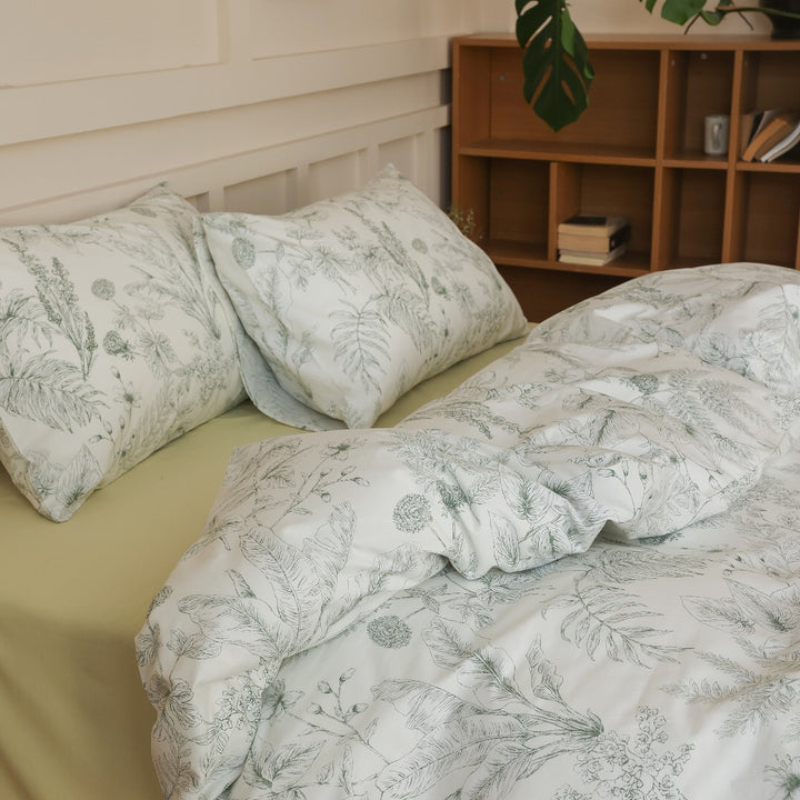 Cotton percale bedding set with botanical sketch print and concealed hotel closure