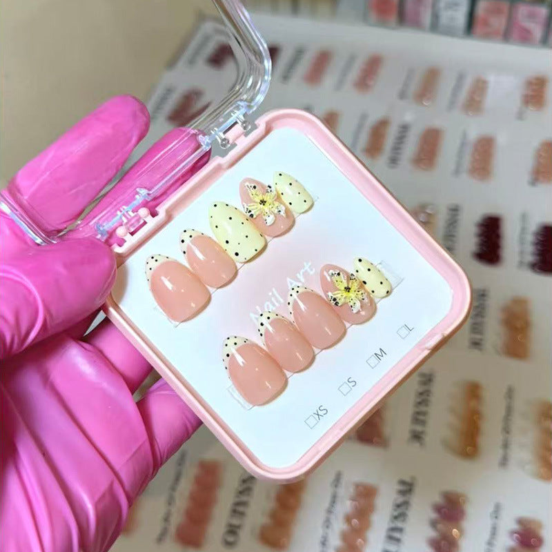 Artistic Floral Nail Art Press-On Extensions Kalsten